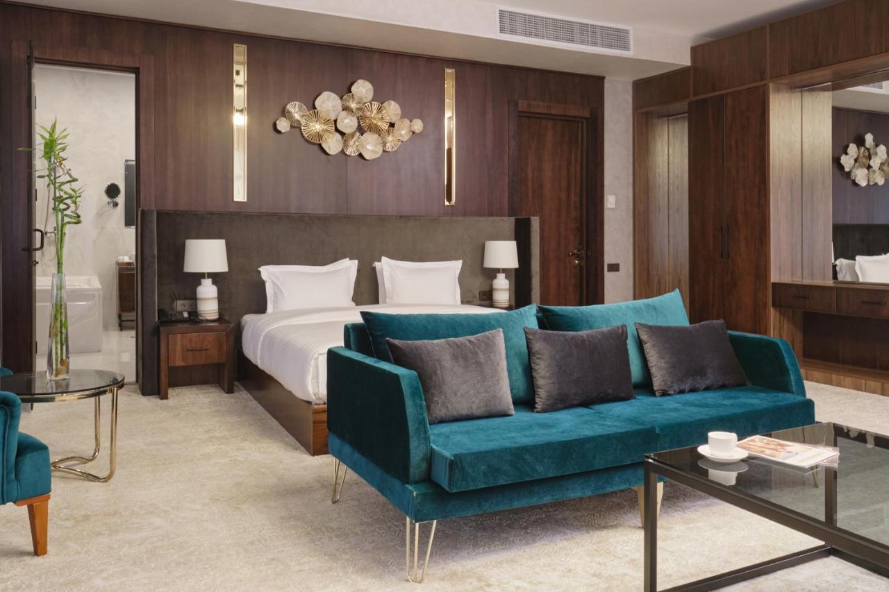 Готель Wyndham Garden Ташкент Екстер'єр фото