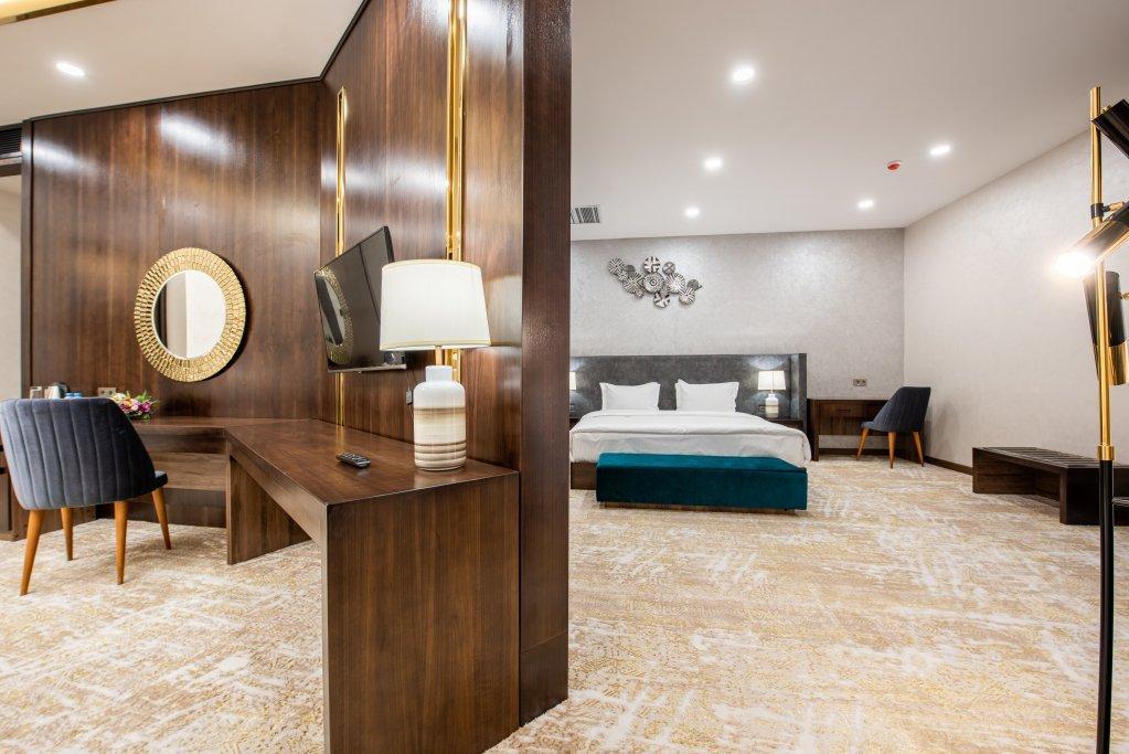 Готель Wyndham Garden Ташкент Екстер'єр фото