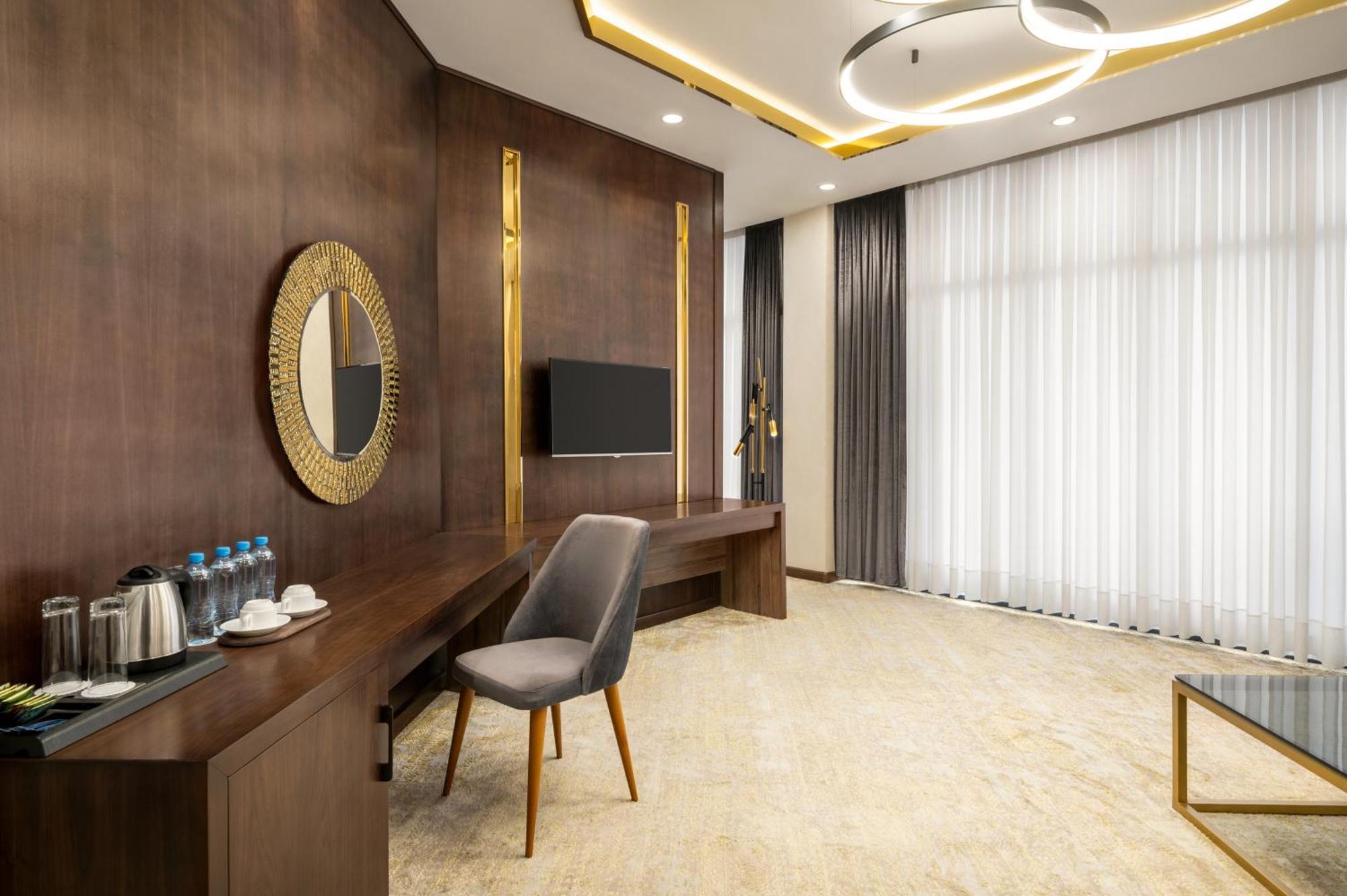 Готель Wyndham Garden Ташкент Екстер'єр фото